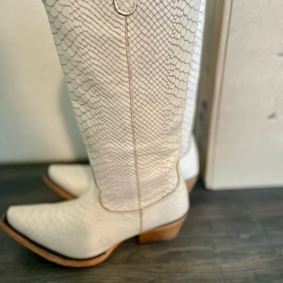 NWT Junk Gypsy by Lane White Boots - Picture 8 of 13